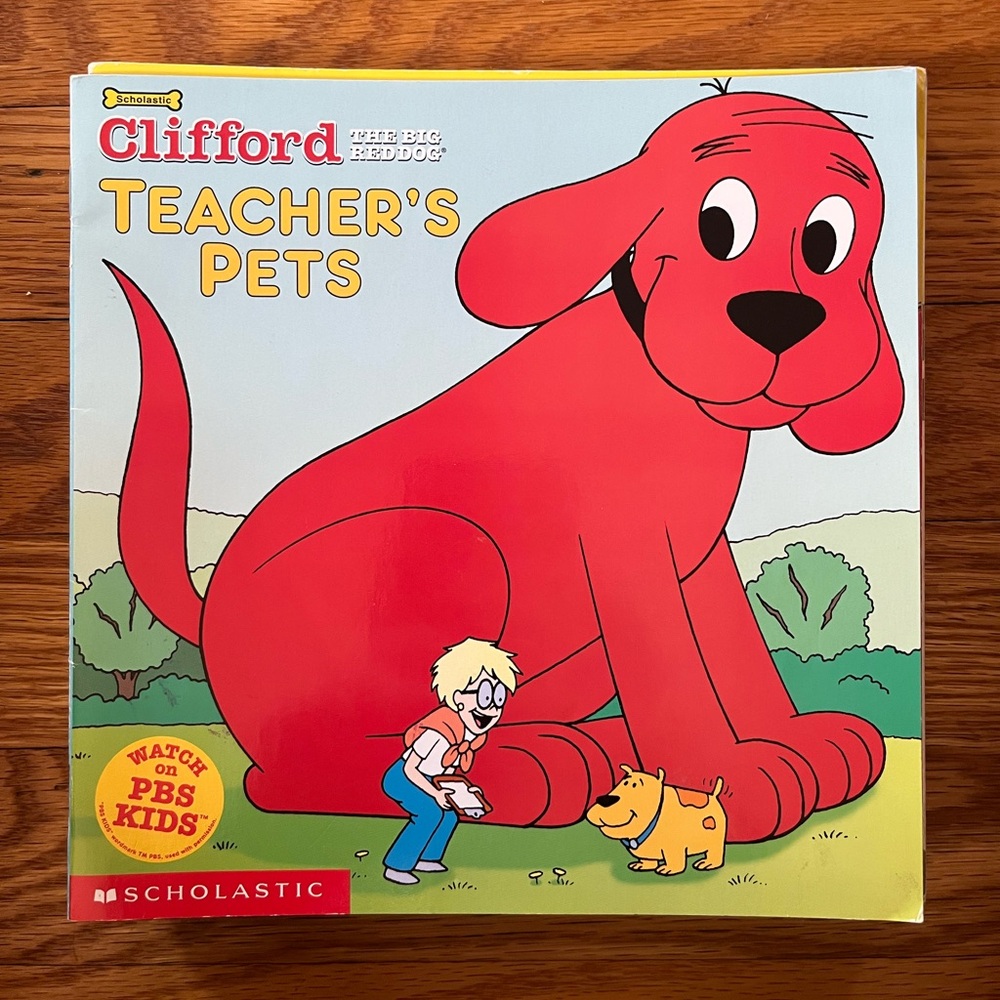 Scholastic Clifford The Big Red Dog Book Set - Picture 3 of 8